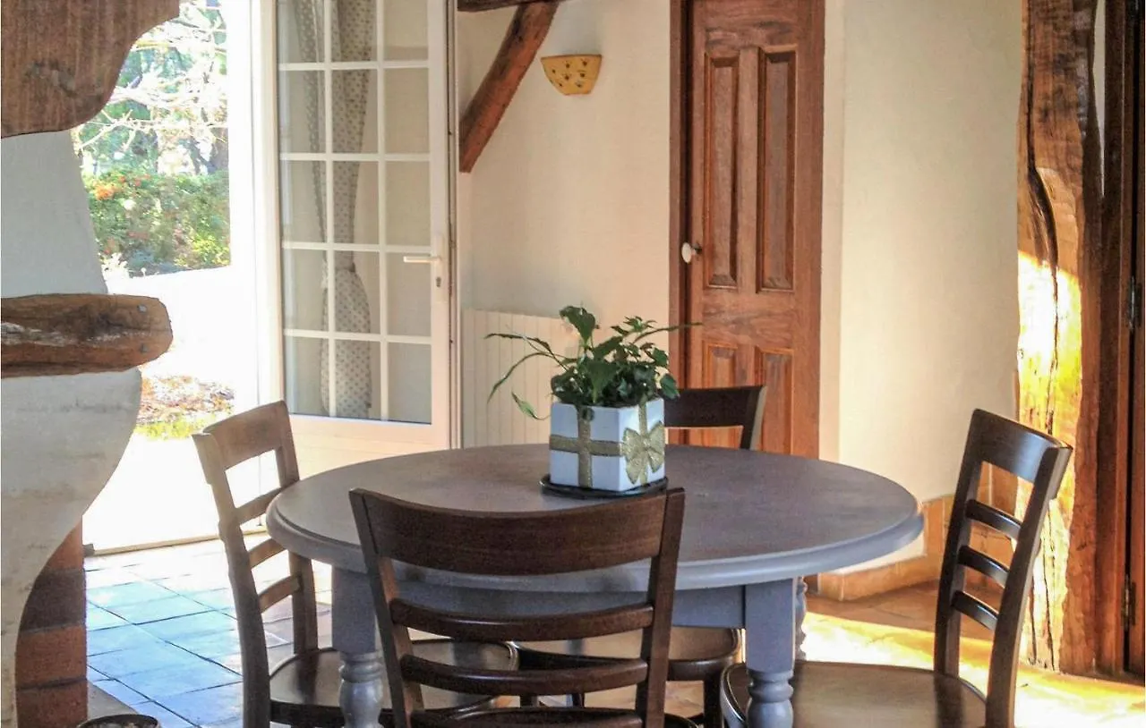 بيت للعطل Beautiful Home In Roussillon With Kitchen فرنسا